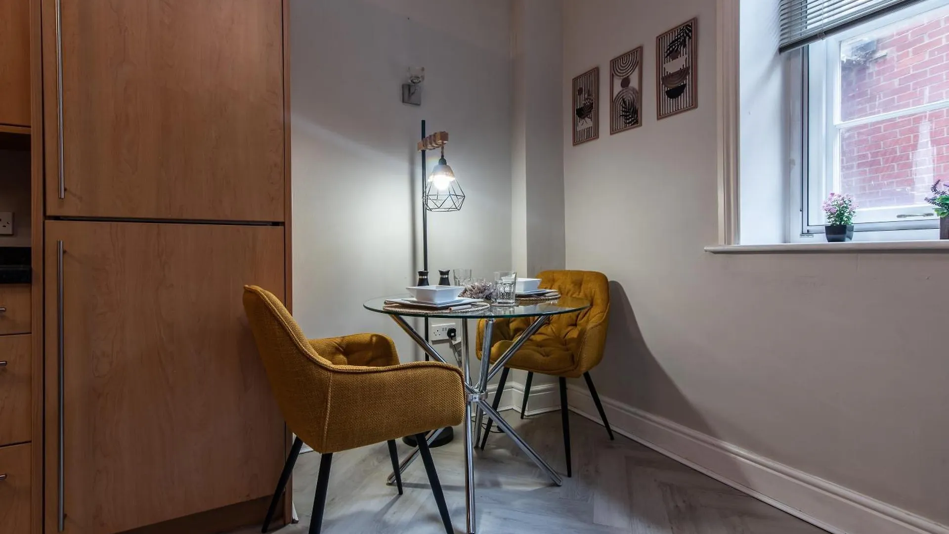Central 1-Bed Near The Station - Private Parking - Fast Wifi 노팅엄